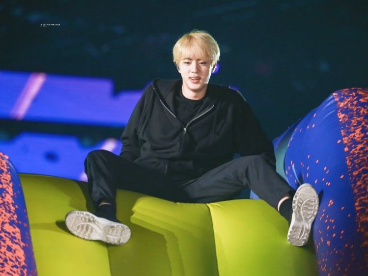 seokjin is the tiniest person on earth; a thread