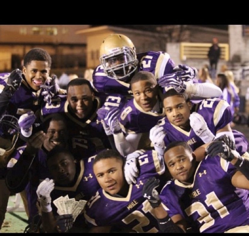 CoachMalone_31's tweet photo. #MaleMemoryMonday #ForTheH #NewEraLegends #BroughtSwaggerBack https://t.co/UC81l1qolj