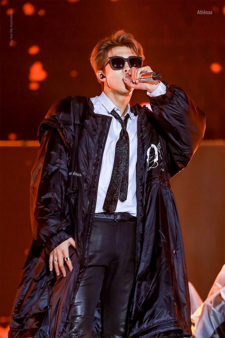 Namjoon looking insanely sexy ; a dangerous thread