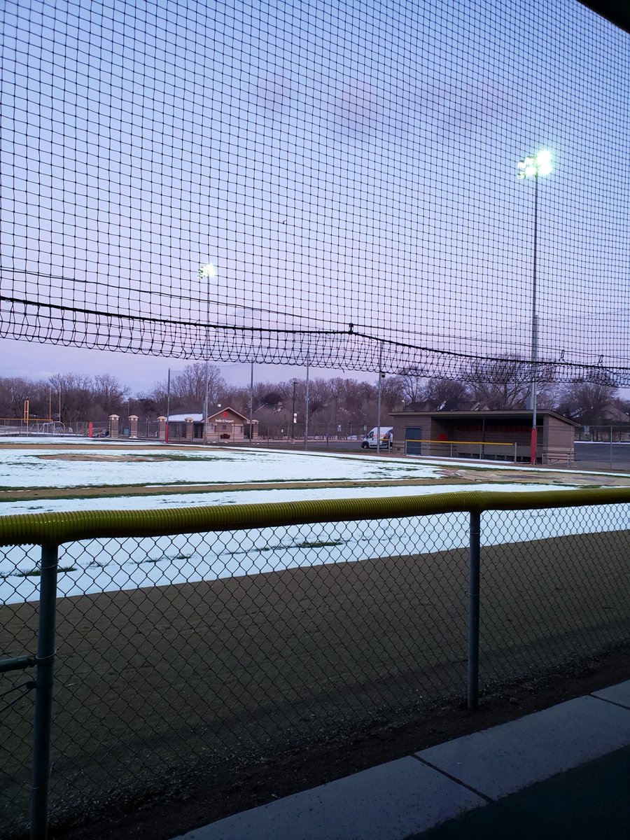 bsmredknights's tweet image. BSM’s stadium lights shine brightly once again in honor of the Class of 2020! We love &amp;amp; miss you, Red Knights! Retweet &amp;amp; turn your house lights on to show your support! Post photos to your Instagram story tagging @BSMRedKnights. instagram.com/bsmredknights/💡❤️ #BeTheLightMN #BSMProud