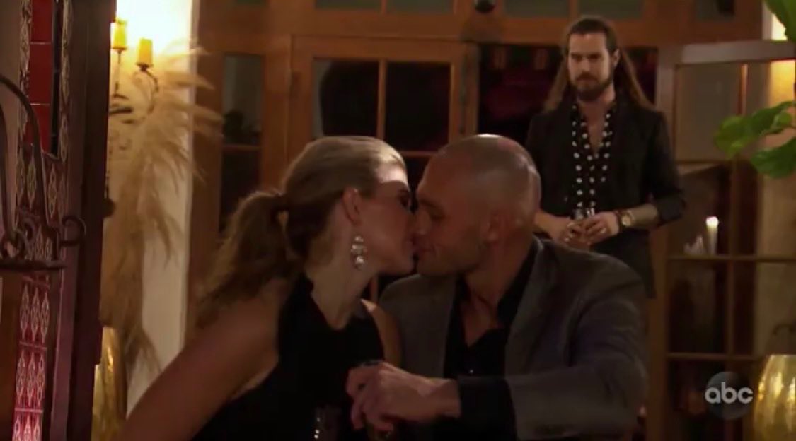 HunterAviator's tweet photo. Same thing? #bachelor #ListenToYourHeart https://t.co/kFYRItBfHF