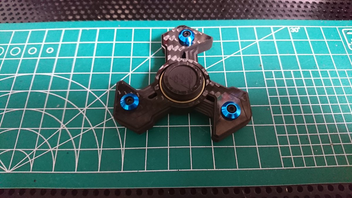 あきおみ ハンドスピナー紹介するよ ハンドスピナーコレクション Vol 294 カーボンスピナー リミテッド カーボン3枚羽の限定版 とてもかっこいい 回転はシャリシャリしている サイン入りの箱に入っていた ハンドスピナー フィジットトイ あきおみ ハンドスピナー紹介するよ ハンドスピナーコレクション Vol 294 カーボンスピナー リミテッド カーボン3枚羽の限定版 とてもかっこいい 回転はシャリシャリしている サイン入りの箱に入っていた ハンドスピナー フィジットトイ