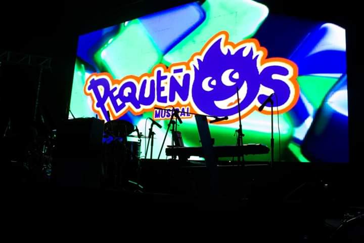 aree_uu's tweet photo. Hoy yo #MeQuedoEnCasaConMisPequeños escuchando a los mejores, con su música es más amena la cuarentena... 
@Yabpielapm 
@PequenosMusical 
@clubMencantaria https://t.co/t8u6aql0Wr