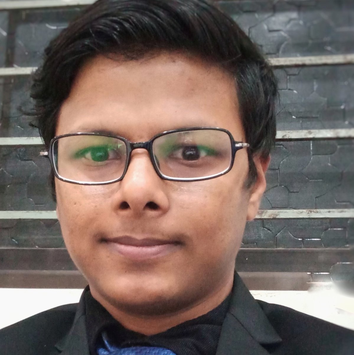 SolaHTechBiz's tweet image. #NewProfilePic