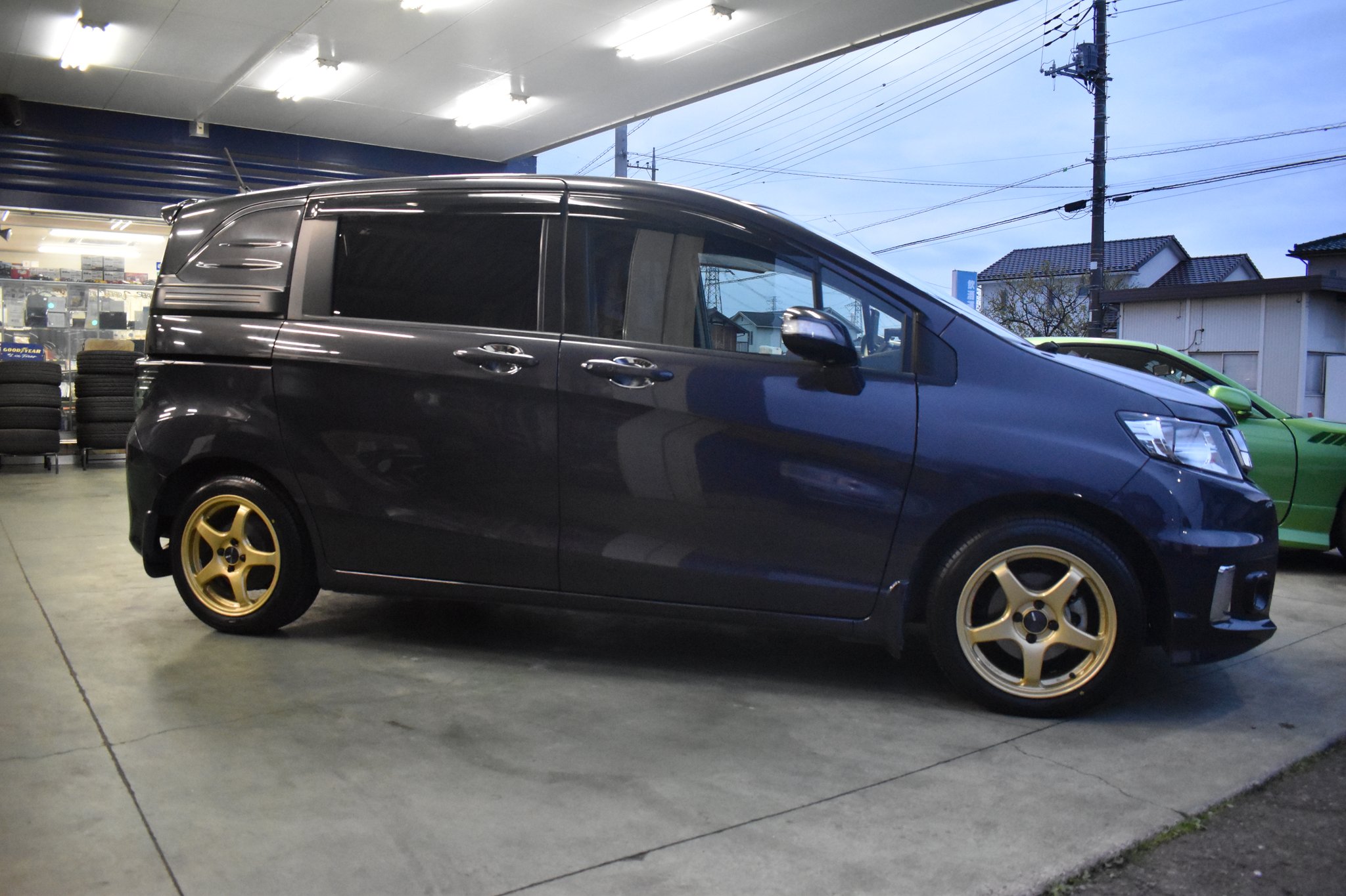 Viper Japan Gb3フリードスパイクにenke製ホイールpf05 16インチホイールを装着です タイヤ 工賃込み150 000円 税別 です フリードスパイク Gb3 エンケイホイール Pf05 ホンダフリードスパイク T Co 64v8ngg4sc Twitter