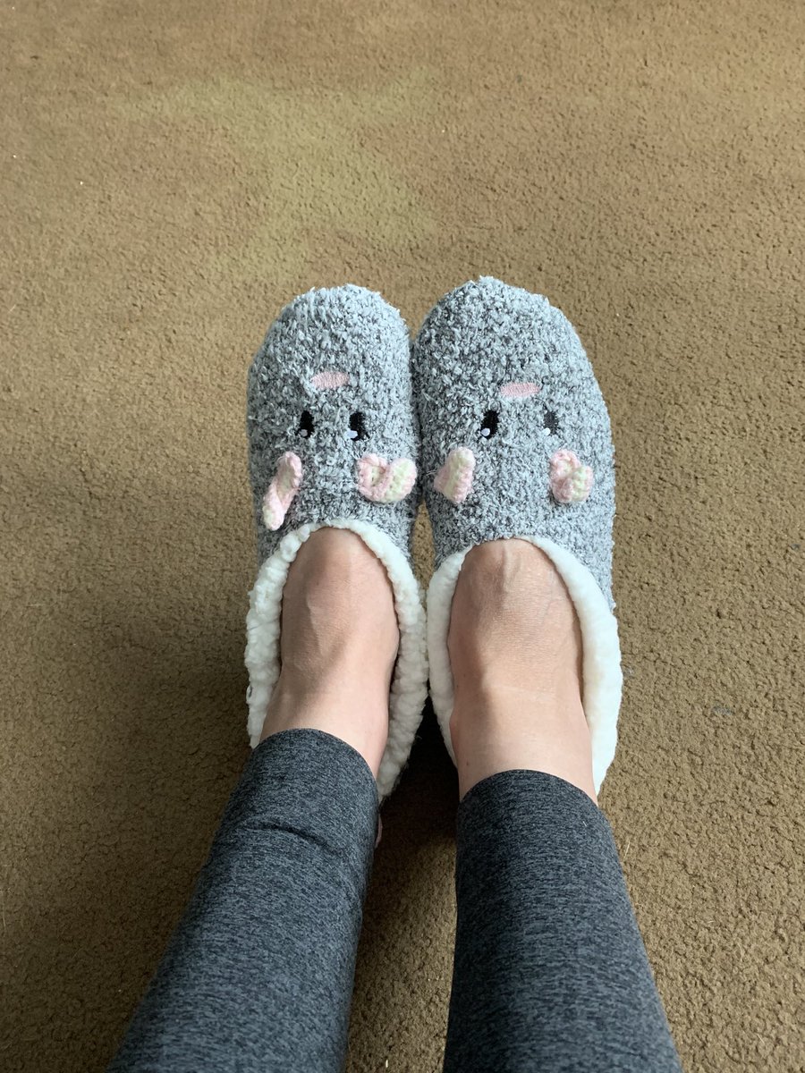 ShazzaMB100's tweet photo. #newworkshoes https://t.co/BzYhsPMJca