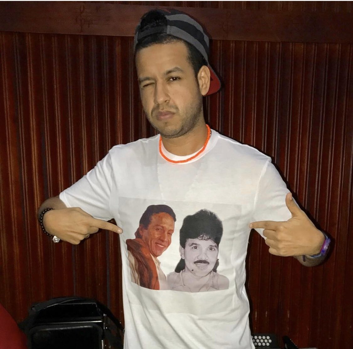 rauldaza09's tweet photo. Hoy hace 3 años se nos fue un grande entre los grandes,〽️ARTIN ELIAS DIAZ ACOSTA o bien sea “El GRAN 〽️ARTIN ELIAS” y para recordarlo aca le hice un hilo de videos variados de él : https://t.co/4hLdBTDm4U