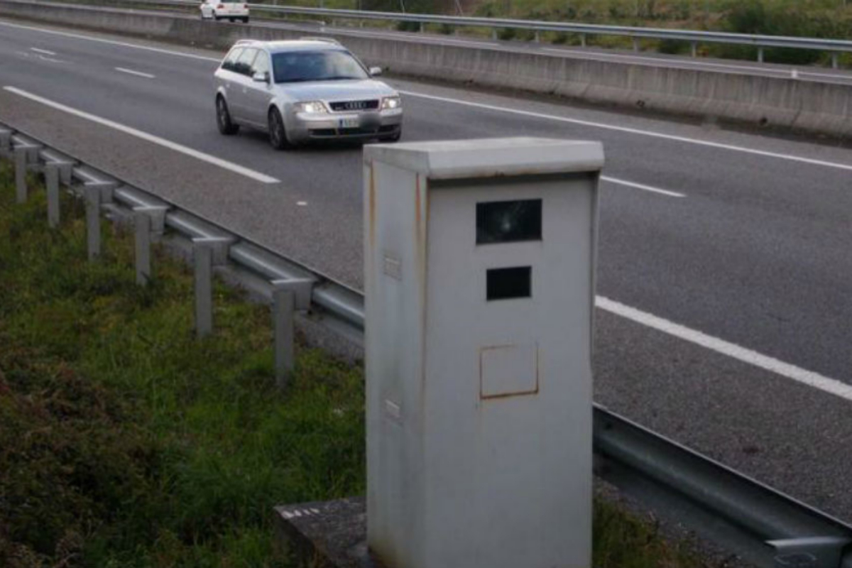 cms_seguros's tweet photo. 🔴OJO AL DATO: La #DGT recaudó en 2019 un total de 182,06 millones de euros en multas gracias a los radares. Un 19,7% menos que en 2018🚗 
¿Y sabes dónde recaudaron más? En la AP-7, en #Valencia 📍
⬇ ¡Sigue leyendo para saber más! ⬇
https://t.co/jetIDEazSD https://t.co/3Mjvcmvttc