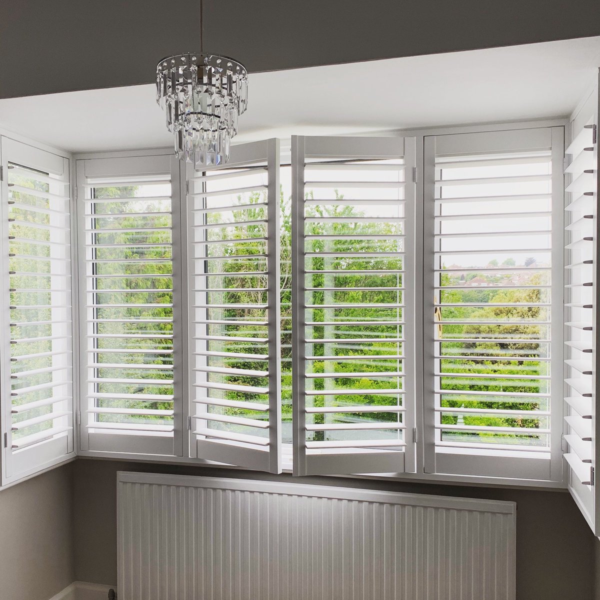 louverlyshutter's tweet photo. Full height box bay shutters. #whatalouverlyday
.
https://t.co/eZ0Sr09xWO
.
.
#Shutters #interiors  #carpentry #design #home #interiordesign #woodenshutters #Brighton #plantationshutters #homeimprovement #homedesign #sussex #smallbusiness #eastsussex #westsussex #staysafe https://t.co/OM9OGTizu5