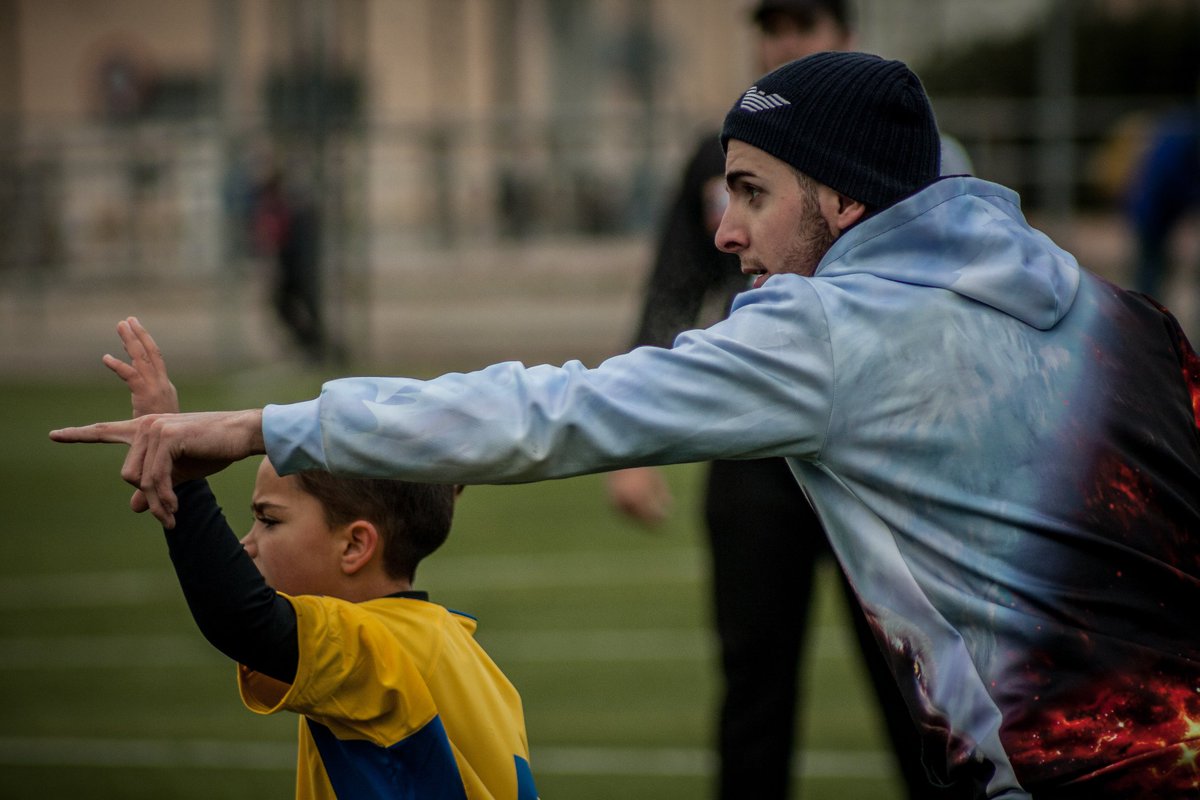 wolves_sarria's tweet photo. #WOLVES10ANYS 
4/10 @samuelruiz19 president de #Wolves, jugador de #americanfootball, jugador de #flagfootball i entrenador de #futbolflag. Actualment juga i dirigeix l'equip open de Wolves. Moltes felicitats @samuelruiz19 ! https://t.co/AqmTzUXaCf