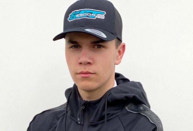 Convoité par trois équipes, le Champion du Monde de @dirtgame <a href="/Killiandallolm3/">Killian Dall’olmo</a> a choisi de rejoindre Set E-Sport! Il nous explique pourquoi sur PureRallycross.com! #Esport