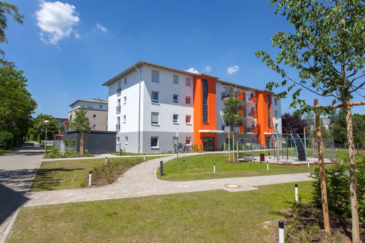 BauenMitZiegel's tweet photo. bezahlbarer #Wohnungsbau? Mit #Ziegel geht das sogar in #Unterhaching F: #Unipor Info: https://t.co/z5lydDvte1 https://t.co/NcBGcIzjSk