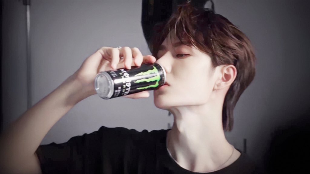 Dawn_taetae's tweet photo. Monster😈

#WangYibo #王一博 #WangYibo王一博 #หวังอี้ป๋อ #イボ #왕이보 https://t.co/r2k6kE2cpg