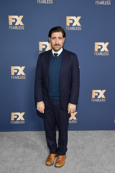 Jason Schwartzman (5'6) - okay this one fucked me up. idk why i always expected him to be like 6'2 or some shit he just has the face of a tall person. like just LOOK at that second photo what the fuck