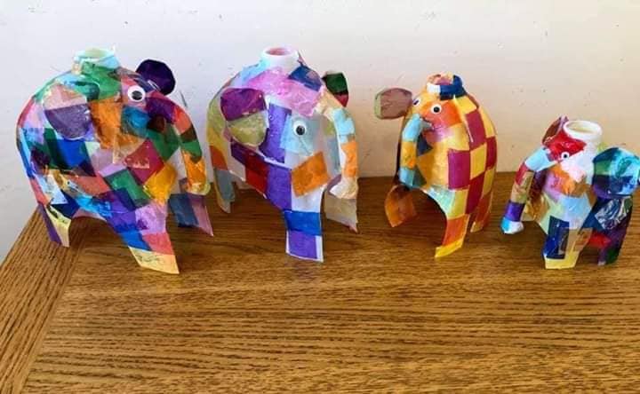 TODAY’S ACTIVITY – RECYCLING ART
Use empty bottle containers, some glue and paper to create colourful creations.
📷Credit: Housebound with Kids 

#LockdownActivities #DailyActivitiy