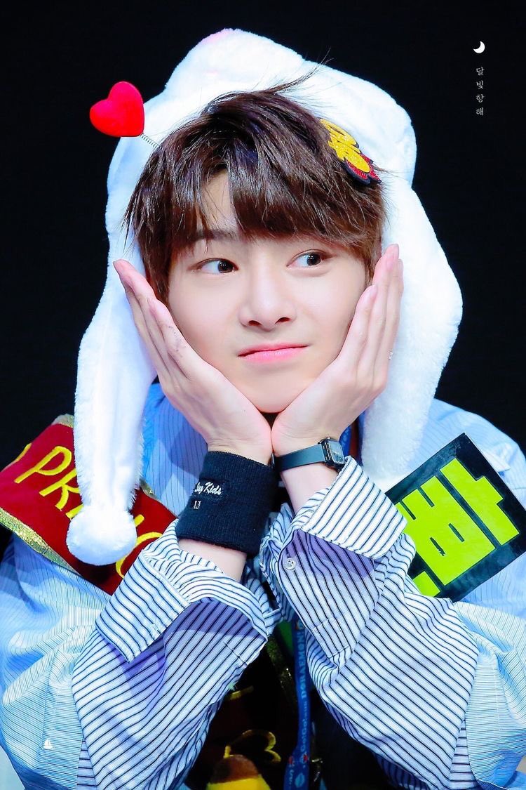 - day 104☆ when I say jeongin, you say best boy!