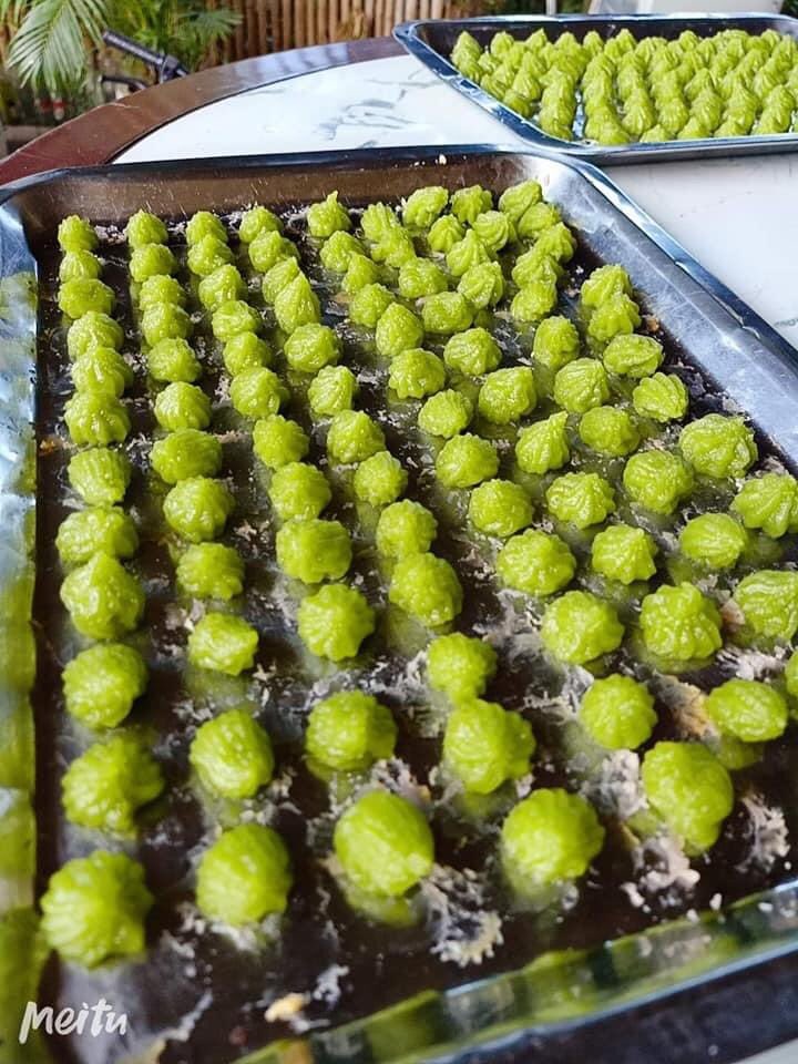 i_namploy's tweet photo. อาลัว สดใหม่จากเตาทุกวัน ซองละ 59 บาท ขนาด 100 กรัม #เราไม่ทิ้งกัน https://t.co/yR4u6J53Tc