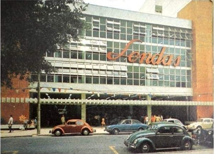 ORioAntigo's tweet photo. Supermercados Sendas, Rua Barão de Itambí, Botafogo, década de 1970. https://t.co/DmXSH2EBMJ