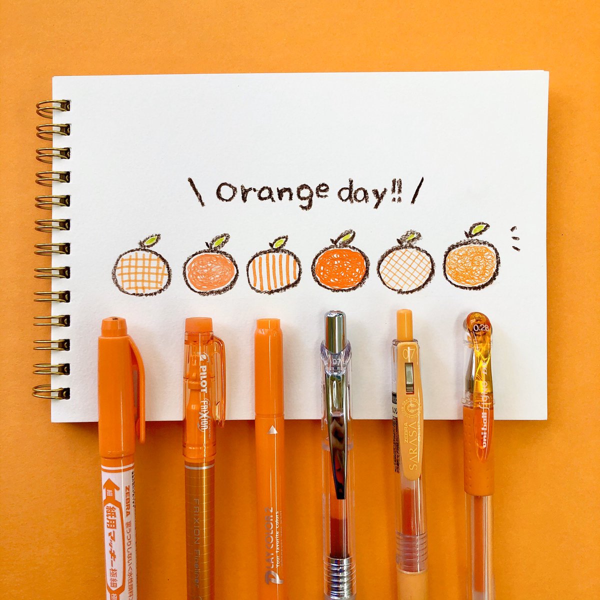 はやま文具 鹿児島市西田の文具屋さん Orange Day 今日は オレンジデー ということで オレンジのペンで書き比べ 同じオレンジ系でも 種類によって色が違いますよね みなさんはどのオレンジがお好きですか 文房具好き