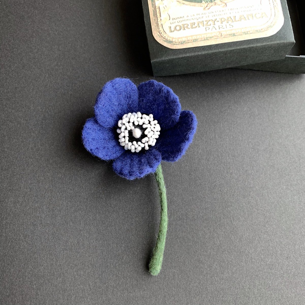きのこナムナムの森 ヒマラヤの青いケシの花に一目惚れ 早速ブローチを作りました 通常よりかなり大きいサイズで存在感あります Minne Creema アクセサリー 青いケシの花 羊毛フェルト ハンドメイド ブルーポピー きのこナムナムの森 ヒマラヤの青いケシの花に一目惚れ 早速ブローチを作りました 通常よりかなり大きいサイズで存在感あります Minne Creema アクセサリー 青いケシの花 羊毛フェルト ハンドメイド ブルーポピー