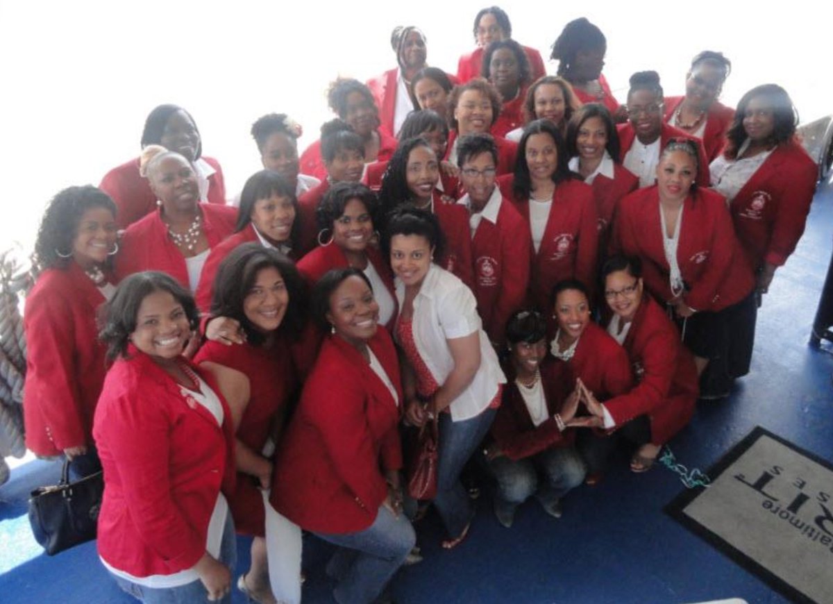 Happy  #DELTAversary to my 60 City Lights. In the midst of a  #COVID19 quarantine, there's no place I'd rather be than online with these divas. Thank you God for allowing me to be part of  @BMACDST Sp' 03.