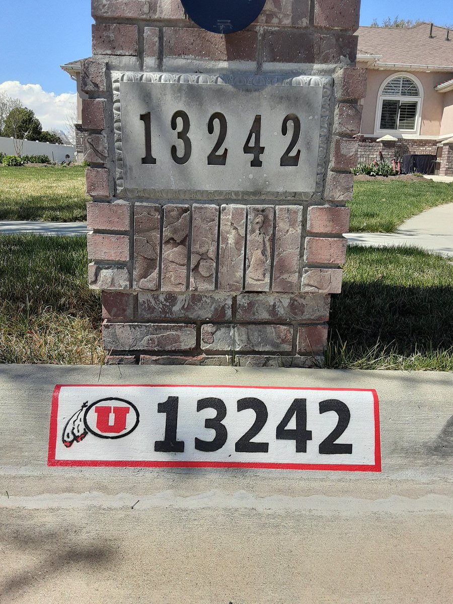 IvanTheCurbGuy's tweet photo. The drum and feather is the most classic selection for the university of utah designed curbs remember contact Ivan (pm me) for a curb painting of your own.
#LovingIt
#UtahUtes
#CurbswithStyle
#ThanksUtah. https://t.co/e3bt9npWm2