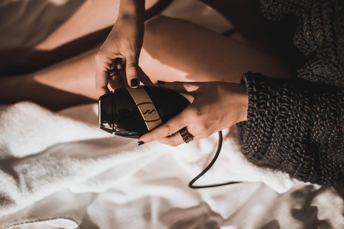 Juliesdresscode's tweet photo. Haarfrei und das ganz smooth : dauerhafte Haarentfernung mit dem Smoothskin Bare https://t.co/jSK8Y0b9Gm [Anzeige] @SmoothSkinIPL #beauty #beautyblog #beautyblogger  #beautybloggerdeutsch #juliesdresscode #lifestyle #haarentfernung #haarfrei #smoothskin https://t.co/WtQPgpNn7c
