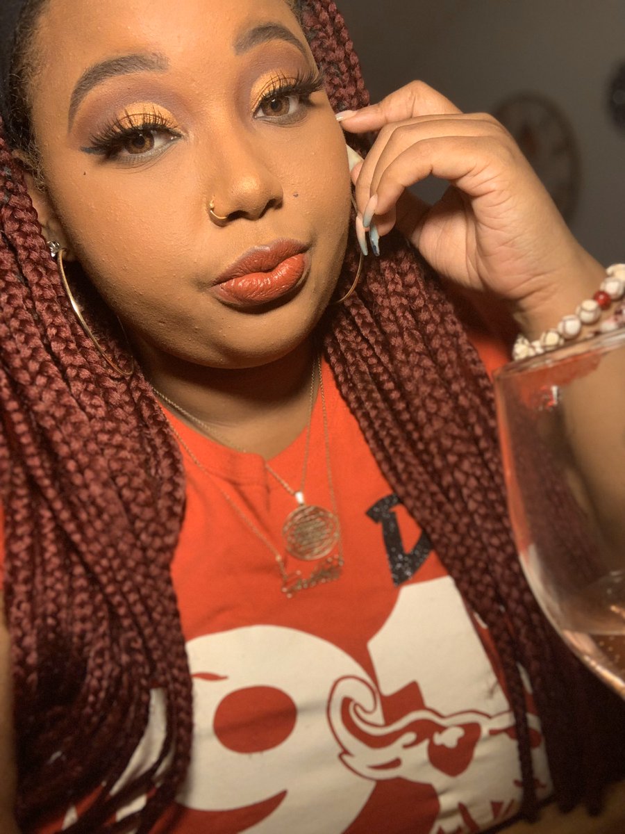thegoddessinred's tweet photo. Because I’m #6yearsinthegame #itsmyDELTAversary #QuaratineLife #quickbeat https://t.co/8yyHZUmK00