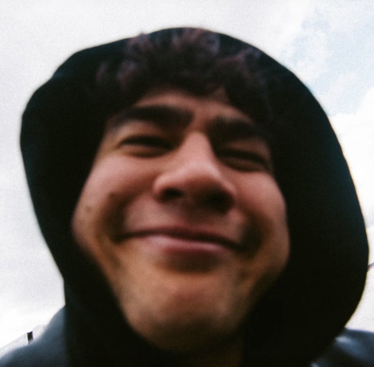 Tweeting Calum a dad joke once a day until he follows me: A Thread