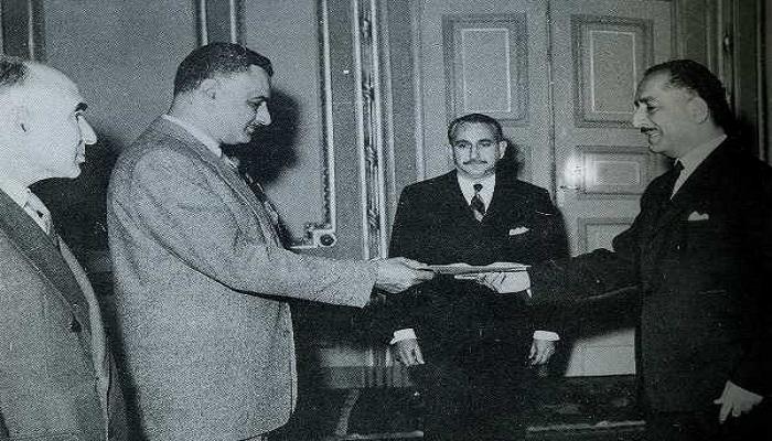 Abdul Aziz Hussein was appointed as first ambassador of Kuwait to Egypt following its independence from Britain. Here he is handing over his credentials to President Gamal Abdel Nasser on December 20 1961. Hussein was also accredited to the Arab League between 1961 & 1963