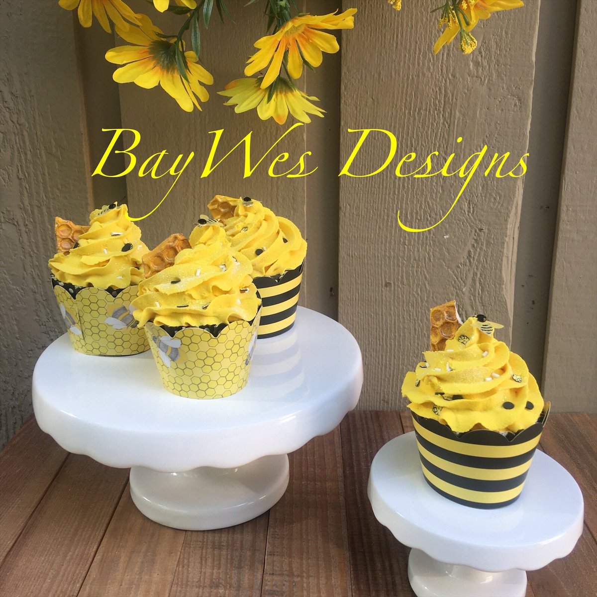 KarenTuc's tweet photo. How about some bee hive cup cakes. Great decoration for a bee themed birthday party. #letsparty #birthday #beethemed https://t.co/ZjSaiCGRp3