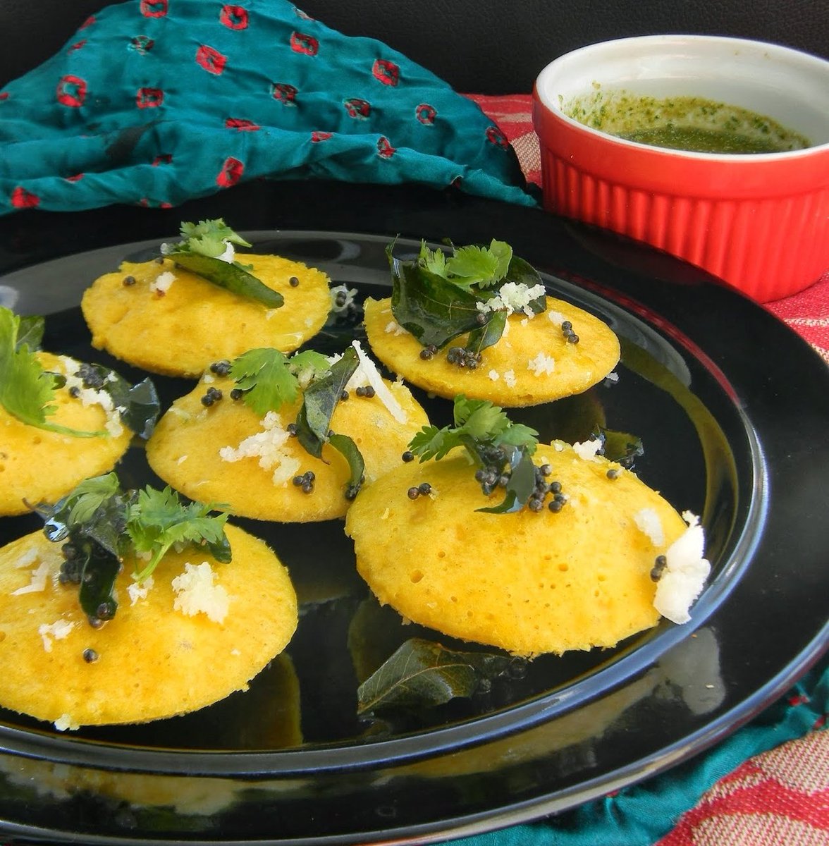 Idli Dhokla Or traditional Khaman