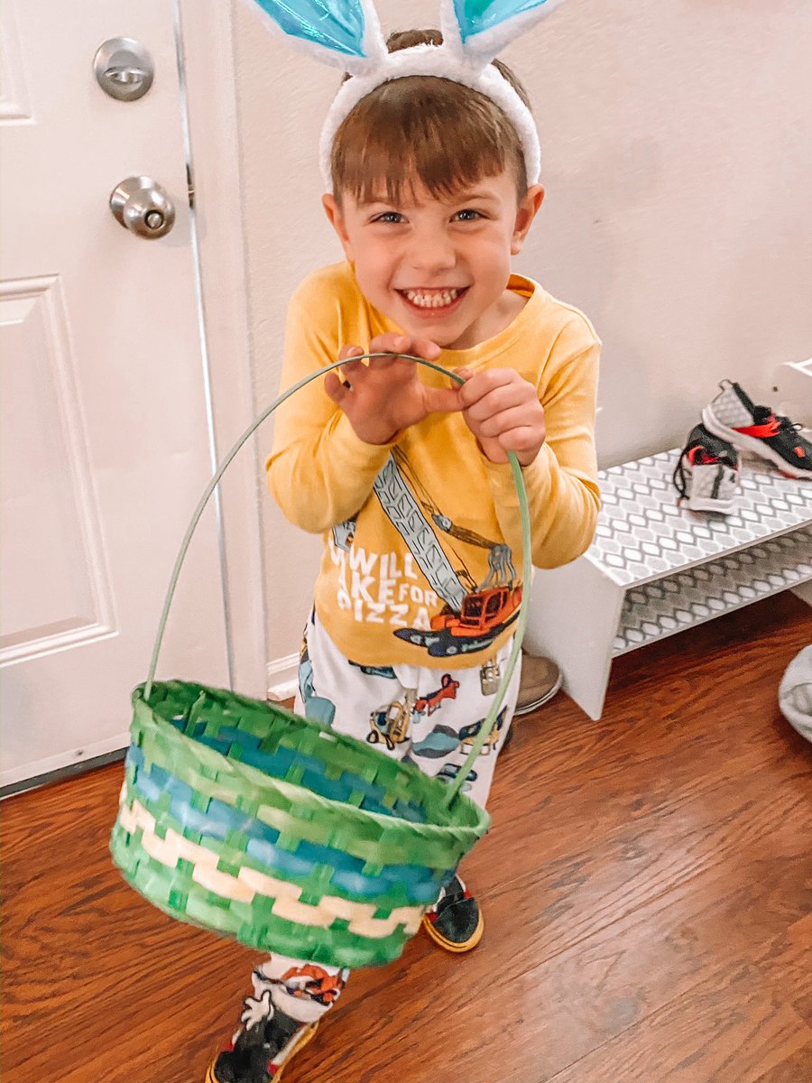 jennjohnson89's tweet photo. Easter 2020 was a success for the Johnson Kids despite #QuarentineLife π°π£ #lostinthewoods #momlife #momofthree #hadleyblake #addisonvictoria #loganwesley https://t.co/IFYGE9E3zE