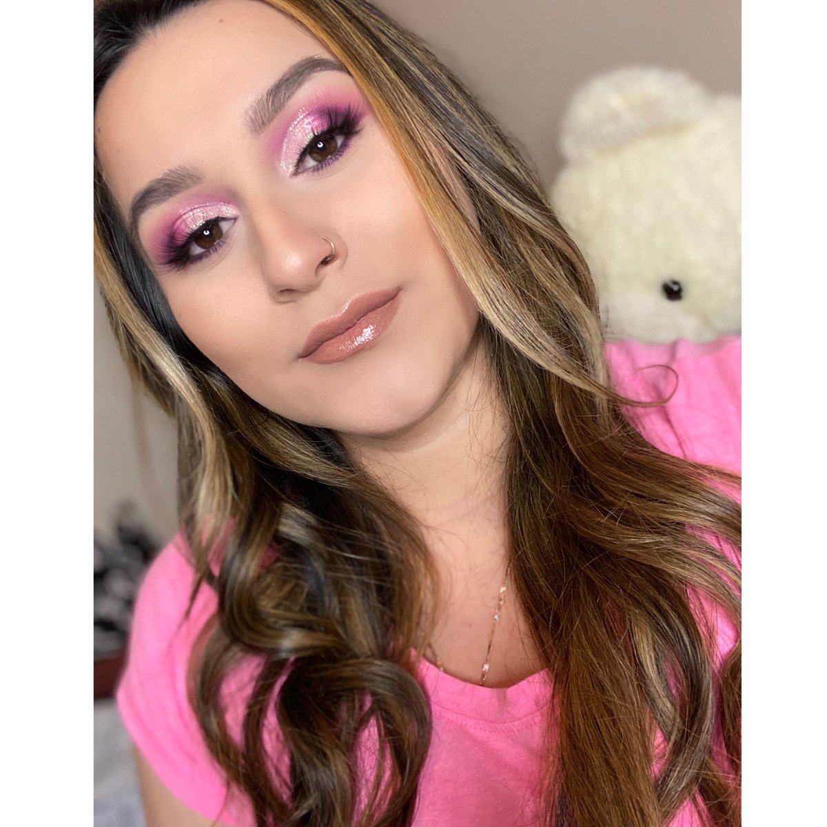 _adrianacasarez's tweet photo. @ABHcosmetics @amrezy palette 💕💖 

#anastasiabeverlyhills #amrezy #abh #makeup https://t.co/jyD2DDAOiw