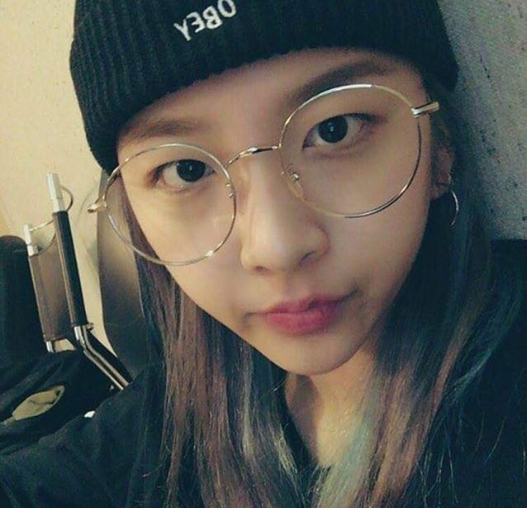 fck it a thread of jeon jiwoo wearing beanies  @KARD_Official