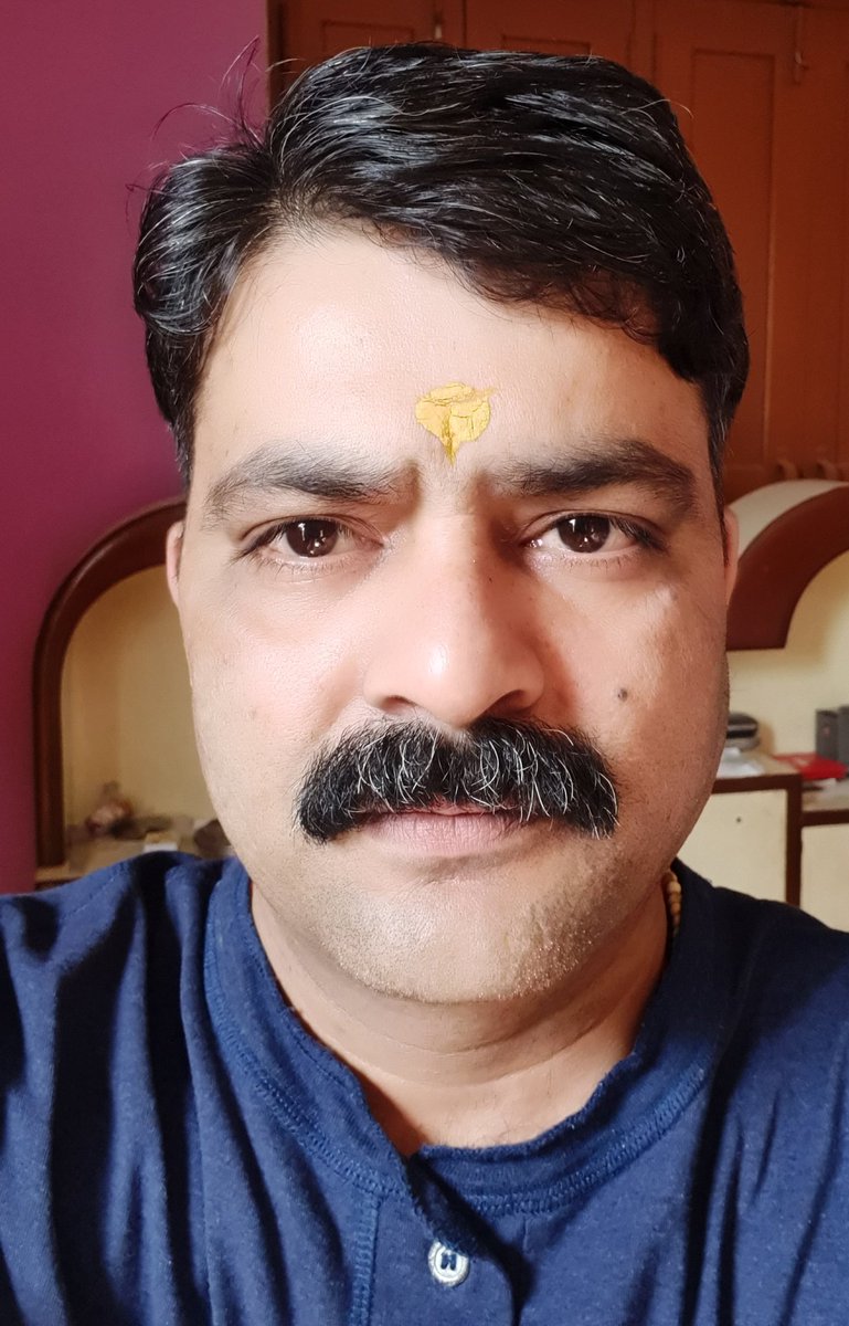kd_parshuram's tweet photo. नमस्कार

फिक्र हैं,
प्यार हैं,
अपनापन हैं 
तो चलो दूरियां बनाते हैं, ना तुम आओ घर से बाहर 

ना हम आते हैं
ये नये दौर की जरूरत हैं
चलो इतिहास बनाते हैं

सुप्रभात, भीतर रहें सुरक्षित रहें https://t.co/fxBOln1UrQ