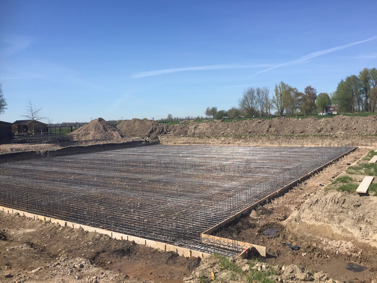JosC0m's tweet photo. Storten putvloer bewaarloods Langeweg, tweede controle wapening uitgevoerd en betonsamenstelling. Alles akkoord om te starten #bouwgeleiding @DLVadvies https://t.co/ClxQoPBtrM