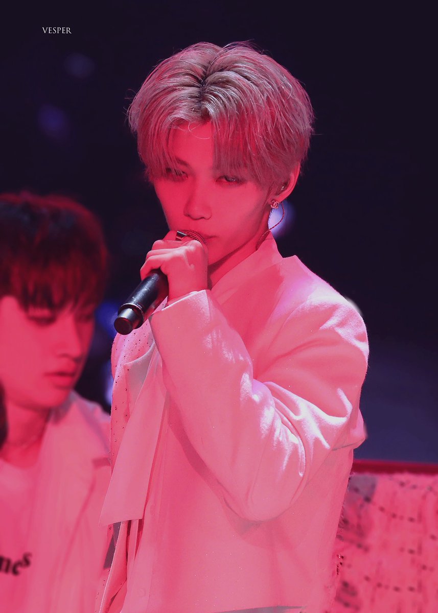 FELIX - STRAY KIDS.