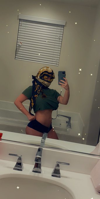 She’s a keeper ⚡️✨ https://t.co/qF5JKZZTVs
