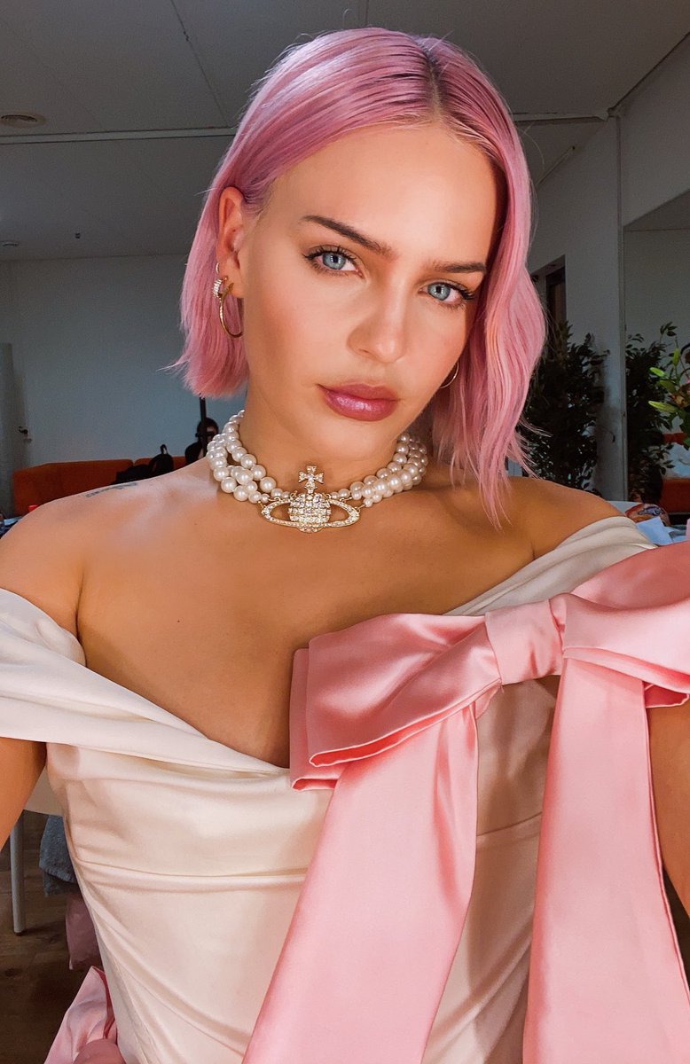 Anne-Marie as Halsey thread