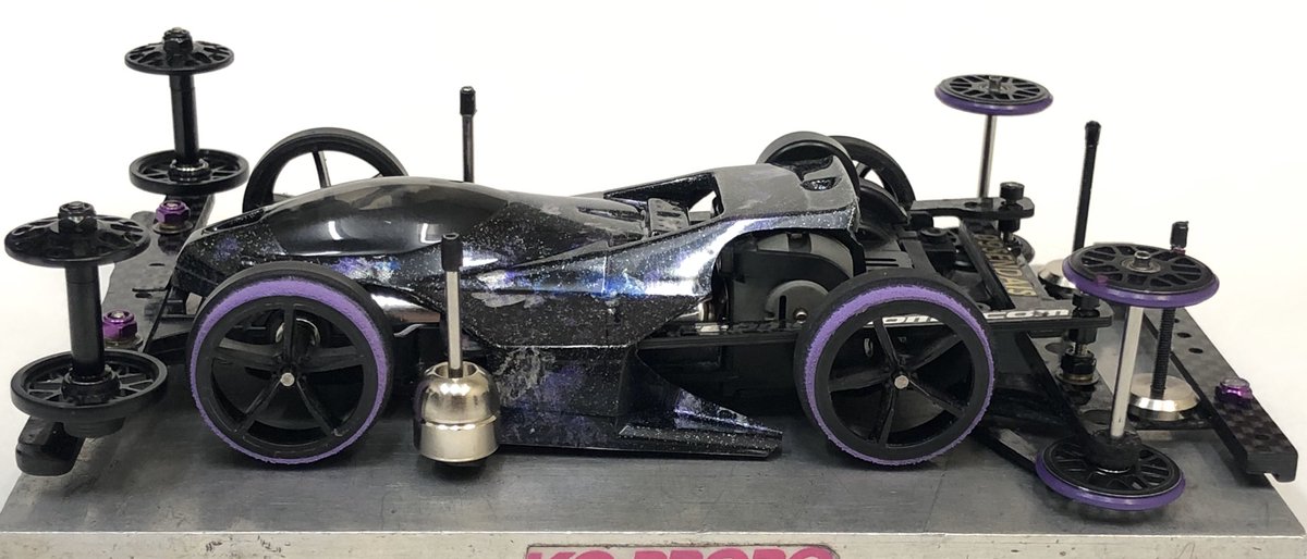 先週から組み立てていたVZシャーシがついに完成しました😊 やっぱり片