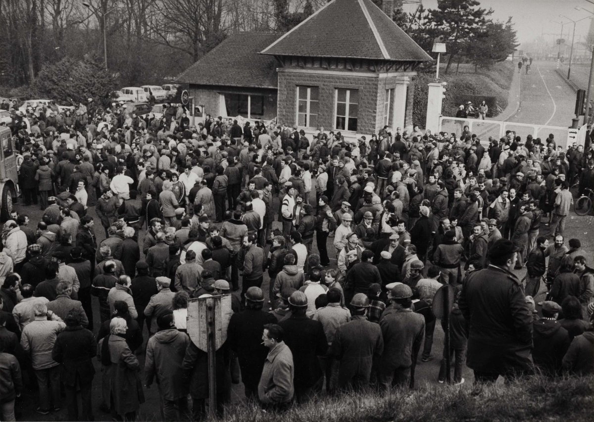 Alors qu'on apprend l'annulation de tous les festivals jusqu'à mi juillet au moins... Une balade sonore sur l'ancienne cité ouvrière de la SMN à écouter dans son jardin ou sa chambre. 
radiobazarnaom.com/nom-emission/c…