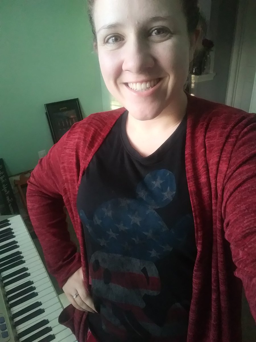 PHES_MusicRocks's tweet photo. Happy Patriotic Tuesday! @PershingHillES @PershingHillPTA. #MonthOfTheMilitaryChild #SpiritWeek #RedWhitAndBlue #PHESpride https://t.co/N2HbLSXzbG