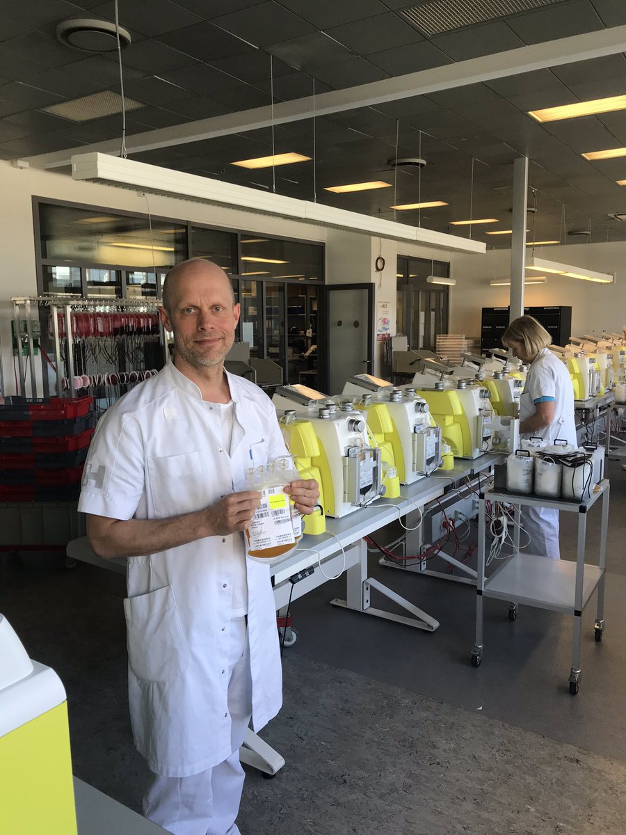 henrik_ullum's tweet photo. Så er vi klar med de første 2 portioner #COVID19 immun plasma til klinisk forskning - tak til fantastisk hold i Blodbanken på @Rigshospitalet og @RegionH https://t.co/ag67p6MXSl