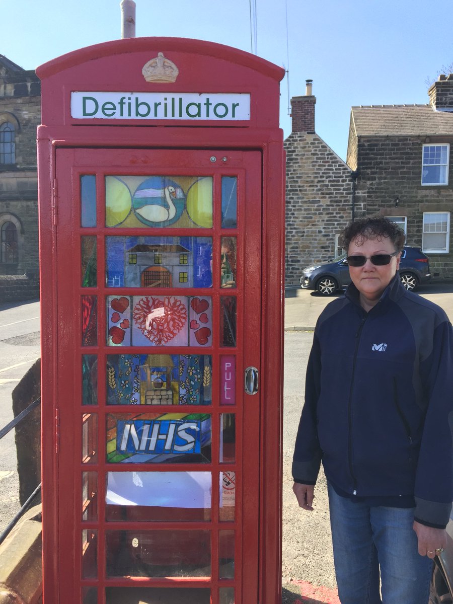 comheartbeat's tweet photo. A group of #Crich villagers who are decorating their red telephone box coverted to a defib site with @comheartbeat with stained glass windows have created a special panel to celebrate the #NHS during the #coronavirus #lockdown.

https://t.co/99aEQTsmuo https://t.co/PgE3TMLypw