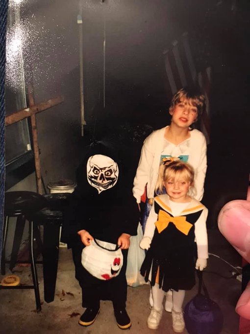 View image on Twitter