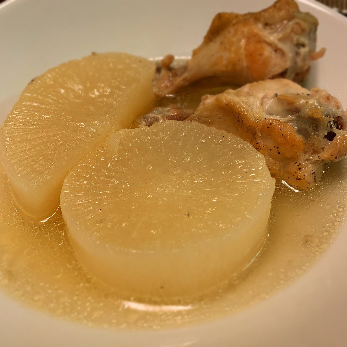 カワココ A Twitter 大根と鶏手羽元の炊いたの インゲンの胡麻和え しめじのバターポン酢 ナスと小松菜と油揚げのお味噌汁 ご飯