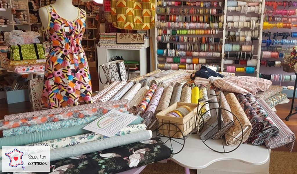 Parmi les commerçants déjà inscrits sur notre site, découvrez Boule de glace ! 
Grâce à l'achat d'un bon solidaire de 40€, vous pouvez le soutenir mais aussi vous offrir 50€ d'achat de tissus en tout genre ! 😊
Pour l'aider c'est par là 👉 cutt.ly/pt1tQde