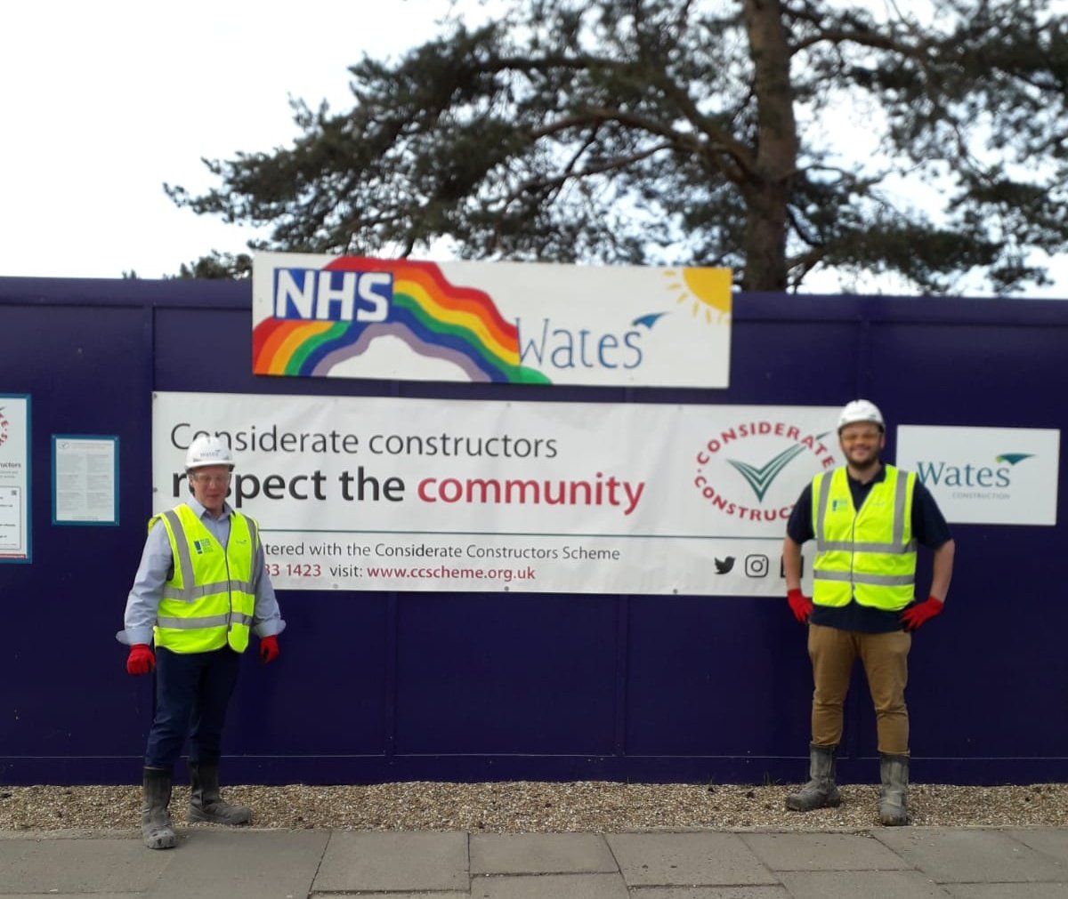 Pearse_Hamilton's tweet photo. Thanking @NHSuk on behalf of @WatesGroup at Signature Barnet this morning. Appreciative of all the work they do, especially in the difficult circumstances that we are all currently living through #NHS #ThankYou #Covid19 https://t.co/v9g7XDzWOP