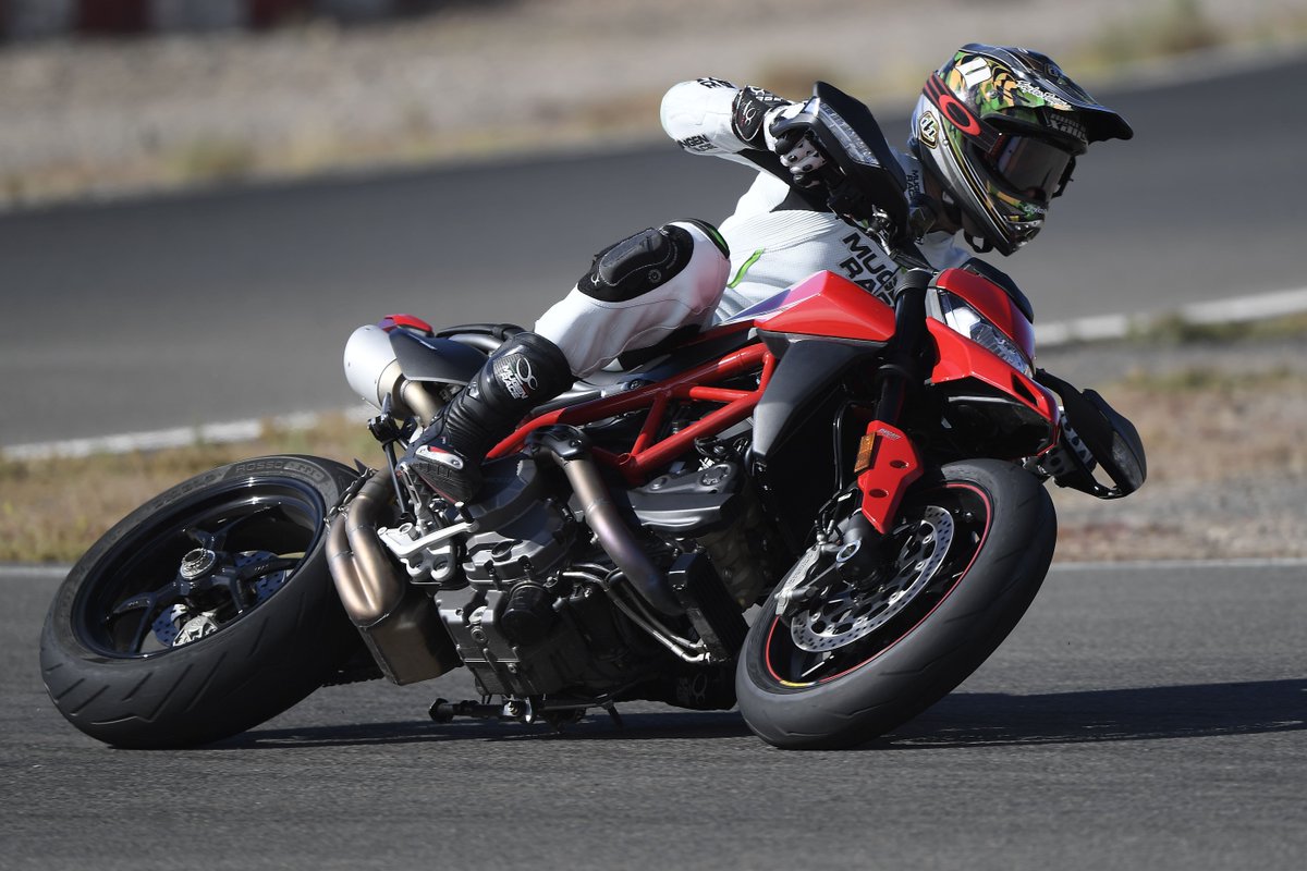 Ducati_India's tweet image. #Slidechallenge, eh? 

Discover the Hypermotard 950: bit.ly/Hyper950 

#Ducati #Hypermotard950